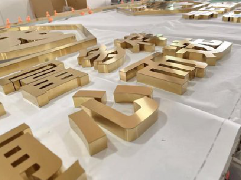 常熟拉丝不锈钢字的特点。